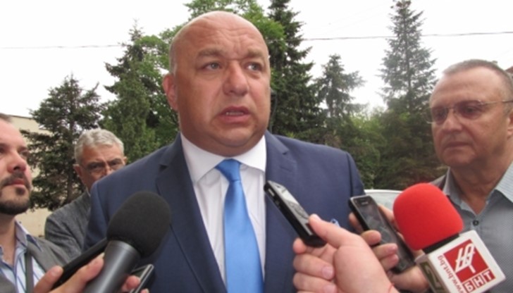 ... също така и залата по борба и нова зала за стрелба с лък