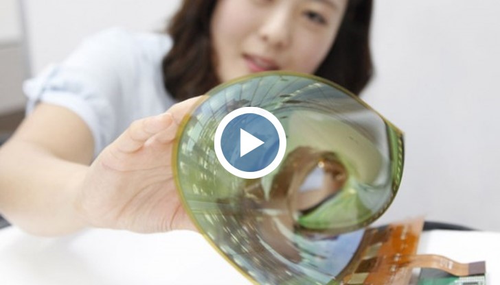 От LG показаха дисплеи, който се извива и е с дебелината на кредитна карта