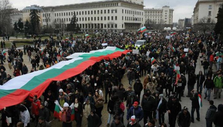 Поддръжници на крайни националистически формации пък се обявиха за избухването на гражданска война