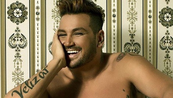 "Аз съм се интегрирал без да имам пари", добави Азис