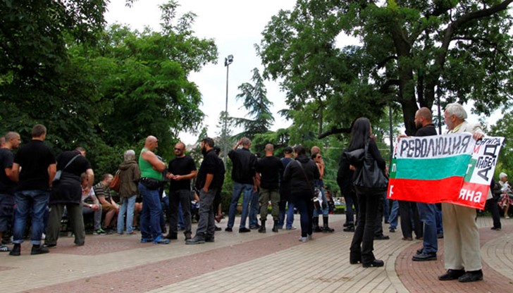 Новината за провеждането на гей парада и това, че той ще се състои в идеалния център на столицата, буквално взриви българската общественост