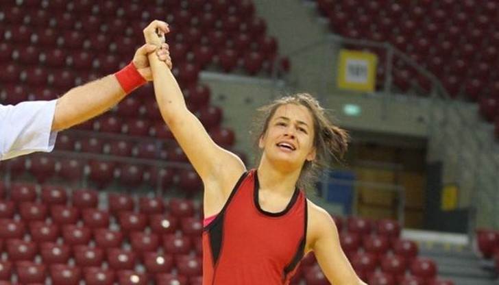 Медалистките получиха отличията си лично от първата дама на Азербайджан Мехрибан Алиева Медалистките получиха отличията си лично от първата дама на Азербайджан Мехрибан Алиева