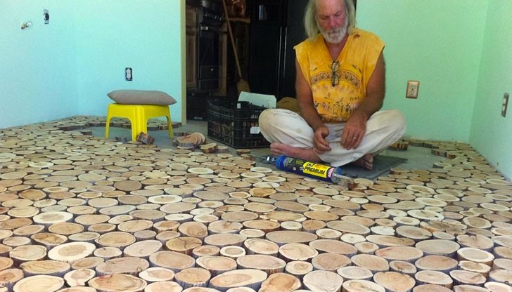 Този вид строителство използва трупи, които са взети от вече отрязани дървета или са били намерени по естествен път