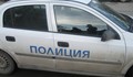 Издирват автомобил блъснал полицай