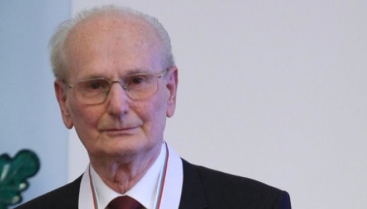 Погребението на Неделчо Беронов ще е чак след седмица, за да си дойде синът му от Япония Погребението на Неделчо Беронов ще е чак след седмица, за да си дойде синът му от Япония