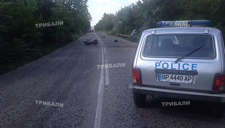 Млад мъж е загинал след удар с мотор в крайпътна мантинела