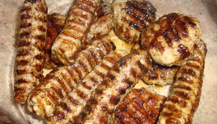 Цяла нощ кръчми, павилиони за бърза закуска ...