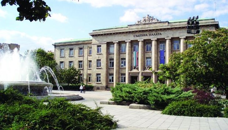 Съдът в Русе уважи искането и мотивите на момчето. Съдът в Русе уважи искането и мотивите на момчето.