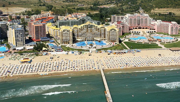 Ледът за заведенията в половината Слънчев бряг се е произвеждал в Ледът за заведенията в половината Слънчев бряг се е произвеждал в