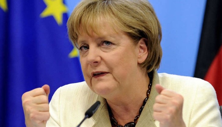 Меркел уточнява, че иначе подкрепя гражданския съюз между хомосексуални