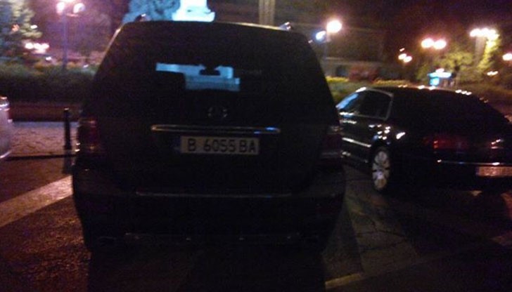 Нещастника се пише във фейсбук Aleks Bohem. Моли всички момчета под 18г да го изтрият Нещастника се пише във фейсбук Aleks Bohem. Моли всички момчета под 18г да го изтрият