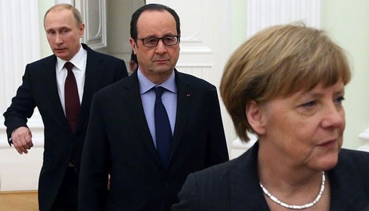 Оланд и Меркел: Вратата за преговори с Гърция е отворена