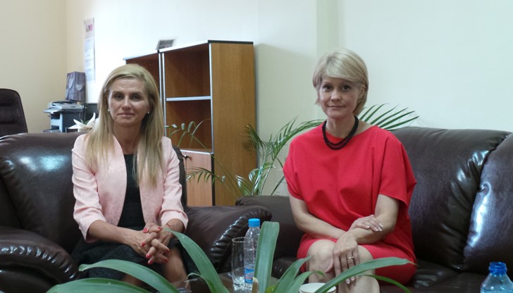 Мариета Захариева, изпълнителен директор на Изпълнителната агенция за насърчаване на малките и средните предприятия (ИАНМСП) и Андрияна Петкова, председател на Българо-казахстанската търговска камара