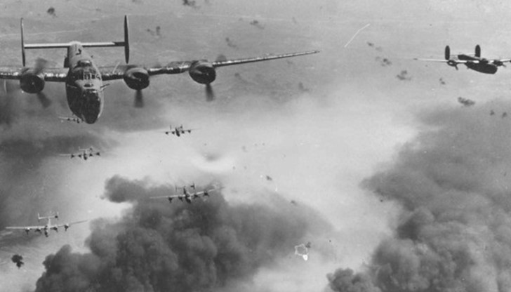 На тази дата англо-американската авиация бомбардира Русе ...