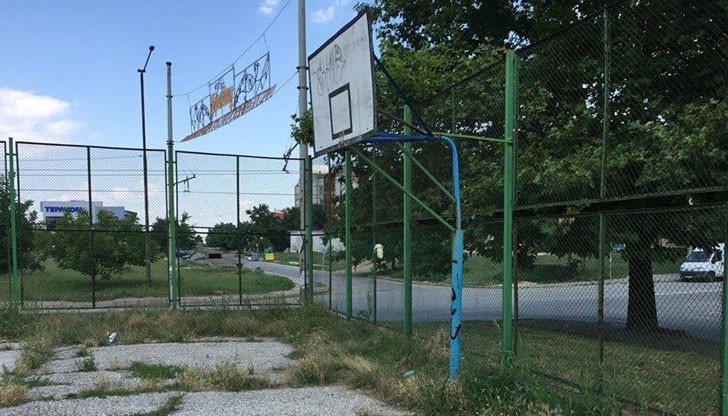 Питане до кмета на Русе Пламен Стоилов във връзка със състоянието на спортните площадки в града е отправил общинският съветник Стефан Бучаков Питане до кмета на Русе Пламен Стоилов във връзка със състоянието на спортните площадки в града е отправил общинският съветник Стефан Бучаков