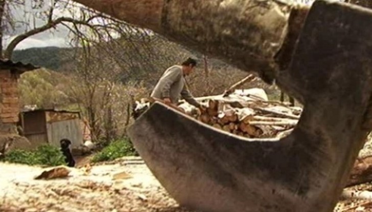 Жената доброволно е предала на полицията брадва и чук