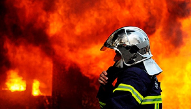 Пожар избухна в столичния квартал „Люлин”, двама души са загинали