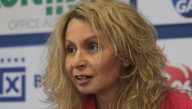 Журналистката Илиана Беновска отправи жестока критика към българските политици ...