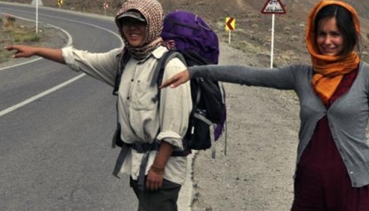 Българинът Борис и испанската му половинка Марта са предприели пътешествие от България до Индия на стоп от 2013 г насам