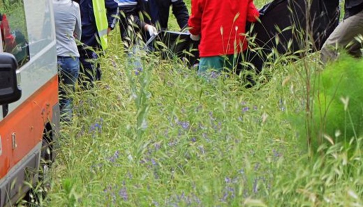 Мъртвият бил с дрехи и разследващите предполагат, че става дума за нещастен случай