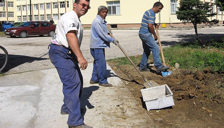 Швейцарски учени са стигнали до тревожния извод, че работата на крак е не по-малко вредна за организма, отколкото на стол Швейцарски учени са стигнали до тревожния извод, че работата на крак е не по-малко вредна за организма, отколкото на стол