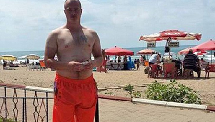 Снимки на член на групировката „Ислямска държава”...