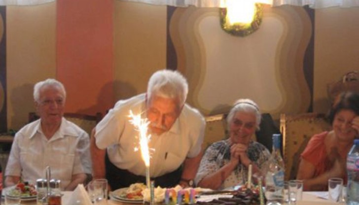 Пловдивчанинът Александър Николов, лежал навремето в една килия с Никола Вапцаров Пловдивчанинът Александър Николов, лежал навремето в една килия с Никола Вапцаров