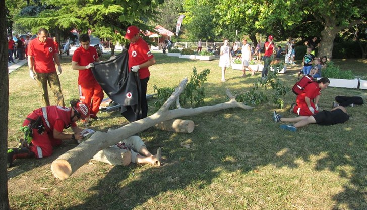 БЧК – Русе, Доброволният екип за работа при бедствия, аварии и катастрофи и Младежкият авариен екип към ОС на БЧК – Русе съвместно с Доброволния общински спасителен екип на община Русе и със съдействието на Община Русе организираха учение