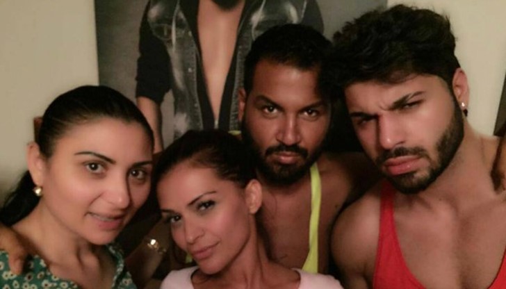 Азис, Преслава, Фики и Софи Маринова са тръгнали с  чушкопек и чувал  чушки за провинцията