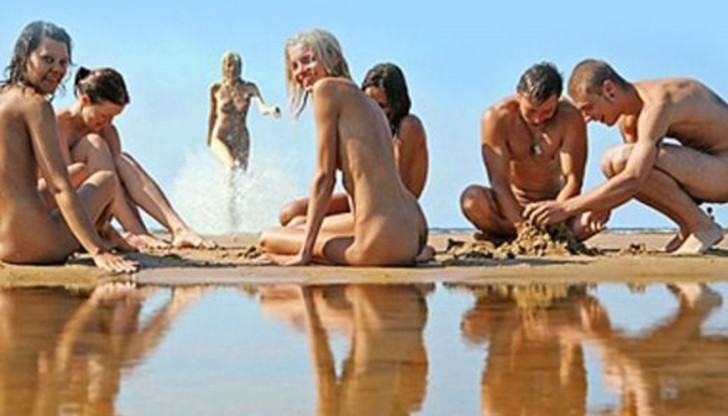 Без бански на Златните - 5 лв., с бански - 8 Без бански на Златните - 5 лв., с бански - 8