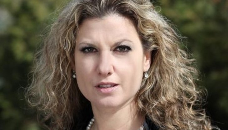 Изключително тежка катастрофа е станала с журналистката Миролюба Бенатова! Изключително тежка катастрофа е станала с журналистката Миролюба Бенатова!