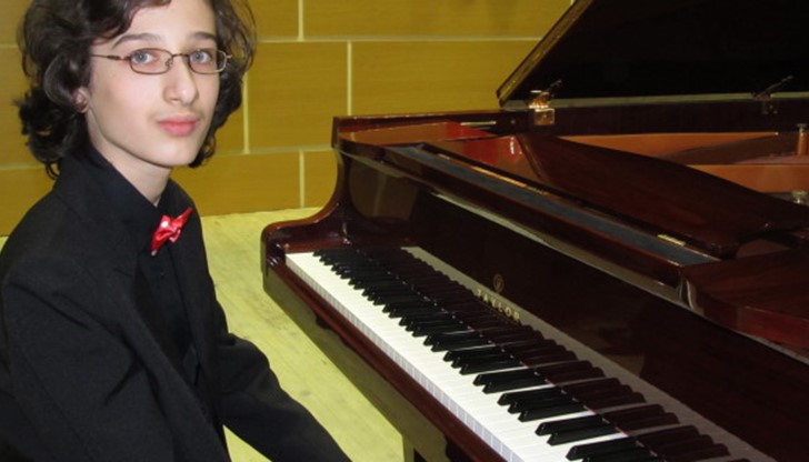 Конкурсът се провежда онлайн, като най-сериозно е било участието на пианисти от САЩ Конкурсът се провежда онлайн, като най-сериозно е било участието на пианисти от САЩ