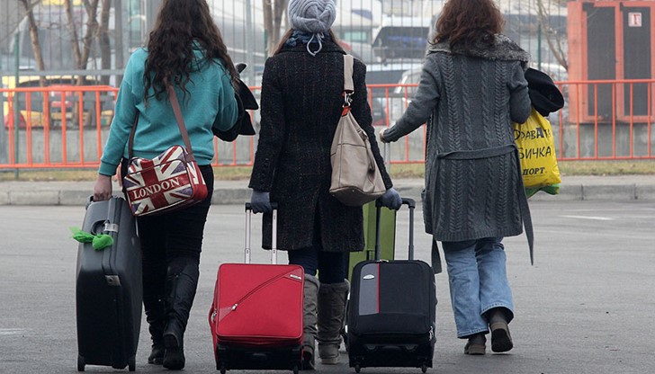 По схемата "Ела си у дома, млади човече" биват осигурявани и безплатни самолетни билети до Унгария на младите хора, живеещи в чужбина