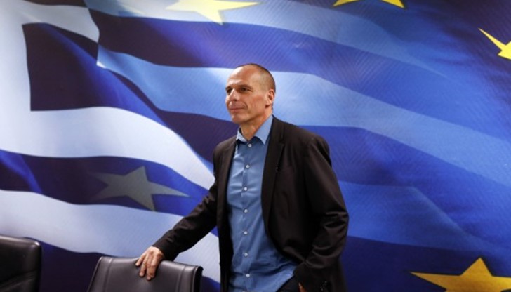 Варуфакис също заяви, че има едва пет евро в джоба си