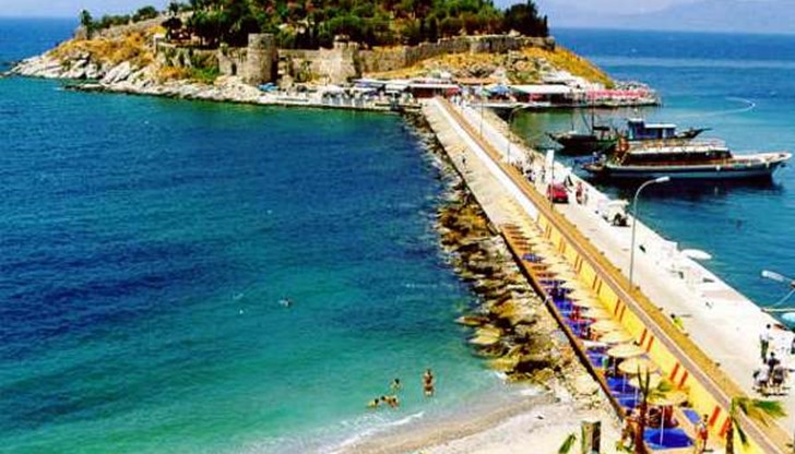 В Кушадасъ в почти всички магазини и ресторанти поназнайват български ... В Кушадасъ в почти всички магазини и ресторанти поназнайват български ...