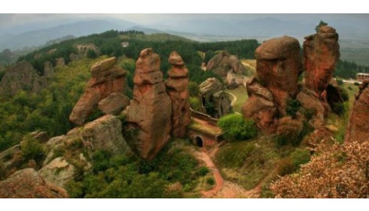 ... те датира отпреди повече от 35 хилядолетия ... те датира отпреди повече от 35 хилядолетия