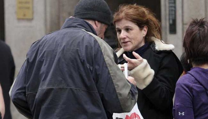 Тя му предложила парче пица, останало от семейния обяд на крак