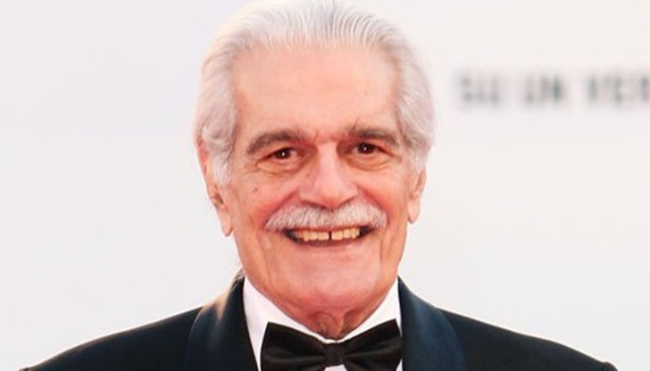 Актьорът има роли в близо 100 филма Актьорът има роли в близо 100 филма