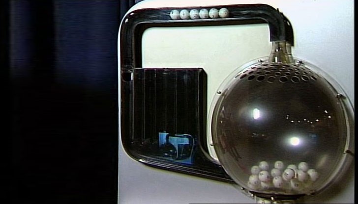 Нещо ми се обърна в стомаха. Един мъж дойде и ми каза, че сънувал числа Нещо ми се обърна в стомаха. Един мъж дойде и ми каза, че сънувал числа