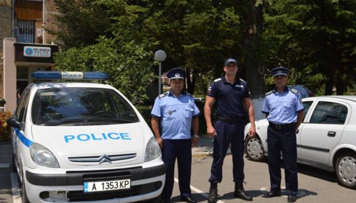 Полицейските служители бяха посрещнати от Началниците на Районните управления