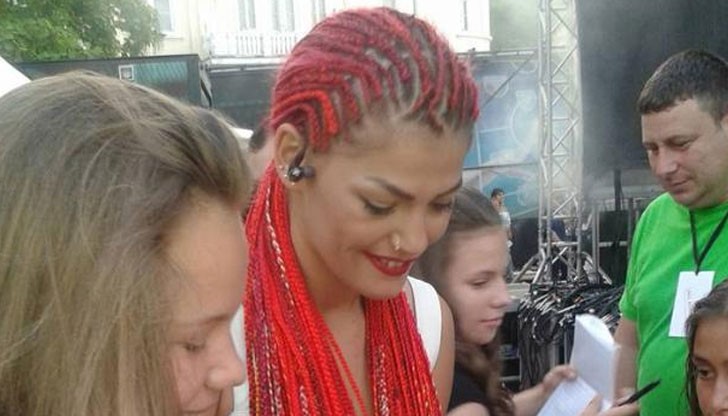 Жана пя на плажа в Бургас вчера Жана пя на плажа в Бургас вчера