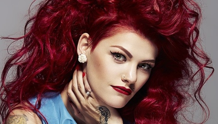 Жана и съпругът й са открити видимо дрогирани Жана и съпругът й са открити видимо дрогирани