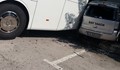 Автобус помете кола на БНТ