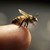 Миризмата на пот “ядосва” пчелите