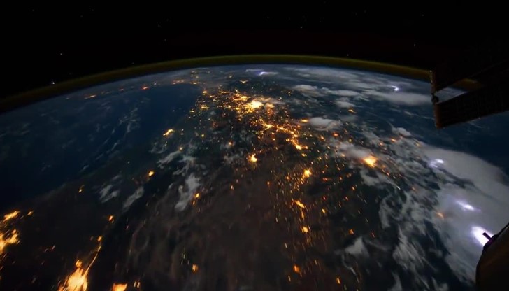 Астронавтите направиха снимки на Земята, за да измерят светлинното замърсяване