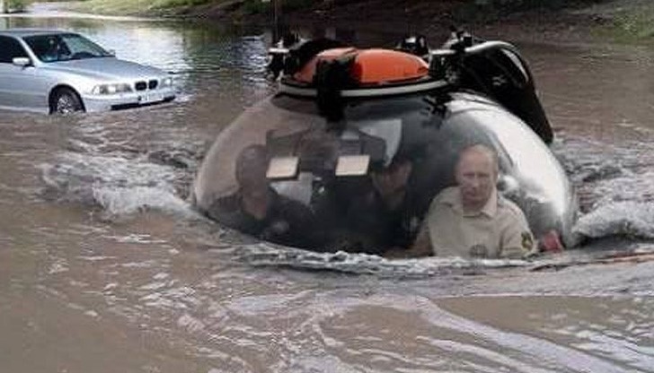 Владимир Путин на борда на руски батискаф Владимир Путин на борда на руски батискаф