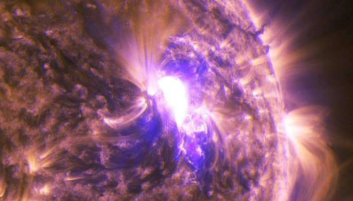 Изхвърлянето на коронарна маса е регистрирано в 17:48 часа (българско време) в югозападния квадрант на Слънцето Изхвърлянето на коронарна маса е регистрирано в 17:48 часа (българско време) в югозападния квадрант на Слънцето