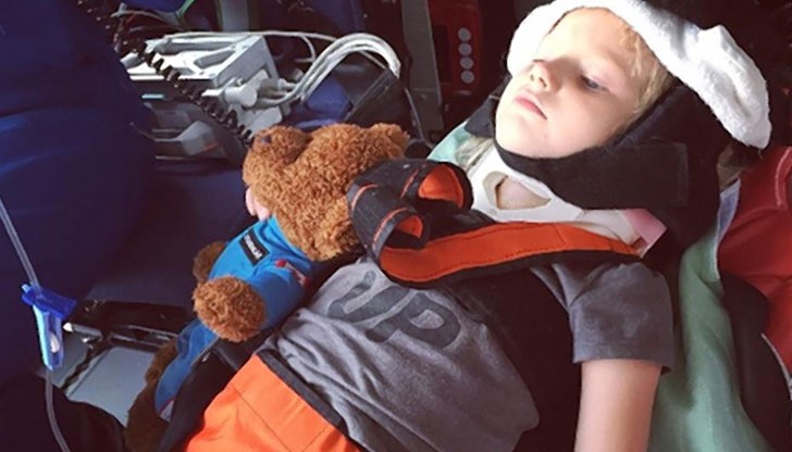 Малката героиня Лекси е само с леки драскотини след инцидента