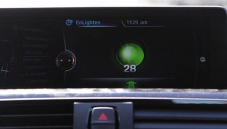 Приложението се казва EnLighten и показва на водача текущото състояние на светофара ...