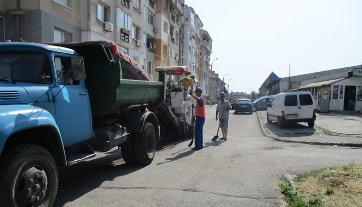"Комунални дейности" работи по преасфалтирането на няколко русенски улици